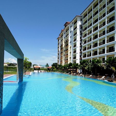 Suria Service Apartment-Hotel Bukit Merah Esterno foto