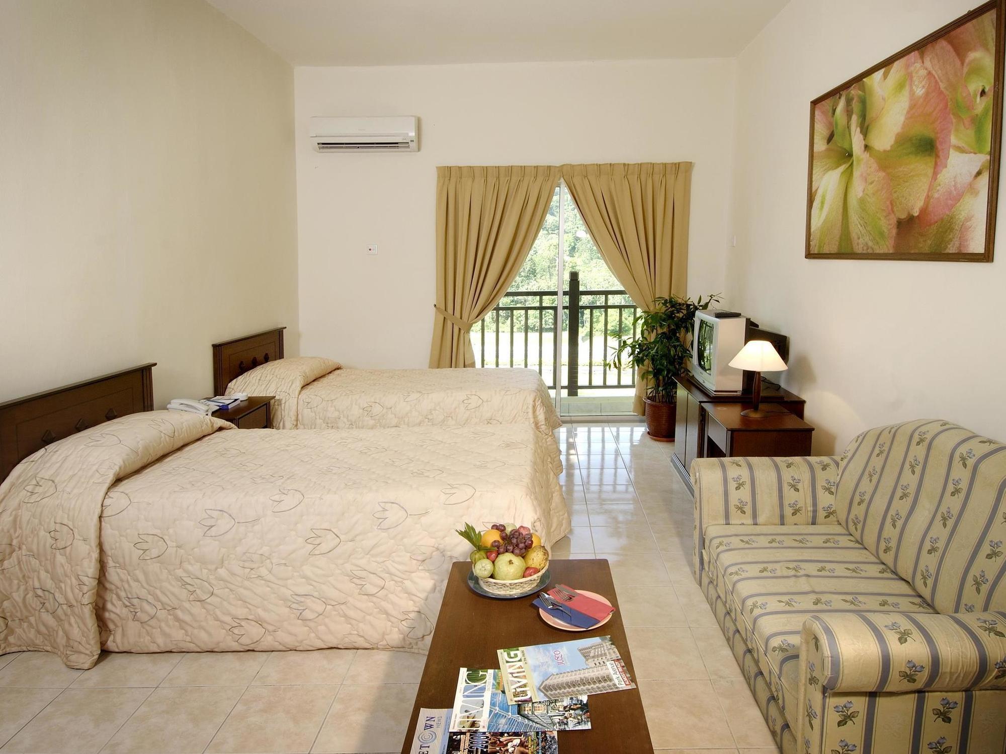 Suria Service Apartment-Hotel Bukit Merah Esterno foto
