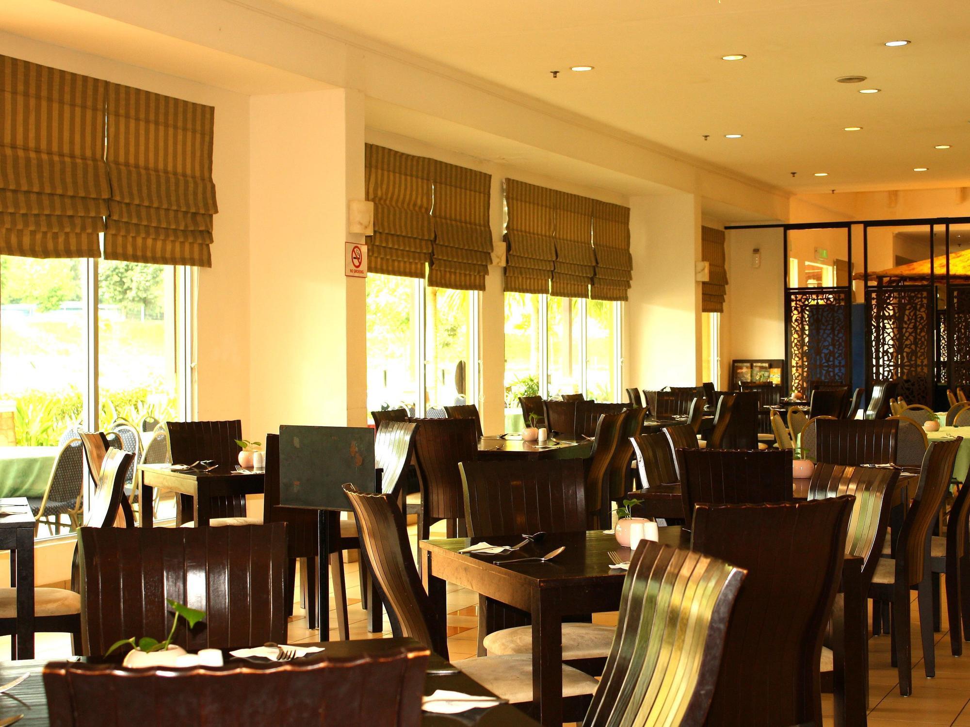 Suria Service Apartment-Hotel Bukit Merah Esterno foto