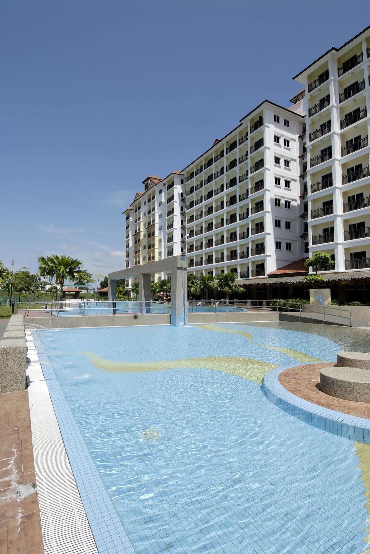Suria Service Apartment-Hotel Bukit Merah Esterno foto