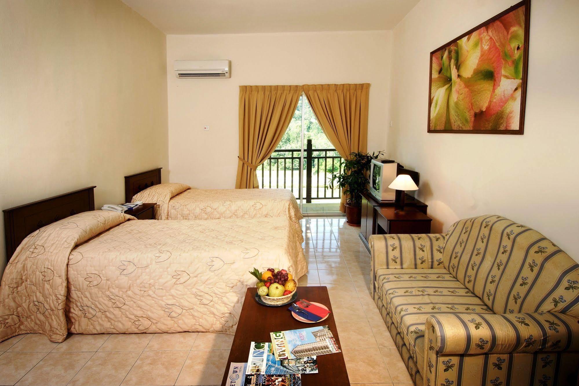 Suria Service Apartment-Hotel Bukit Merah Esterno foto