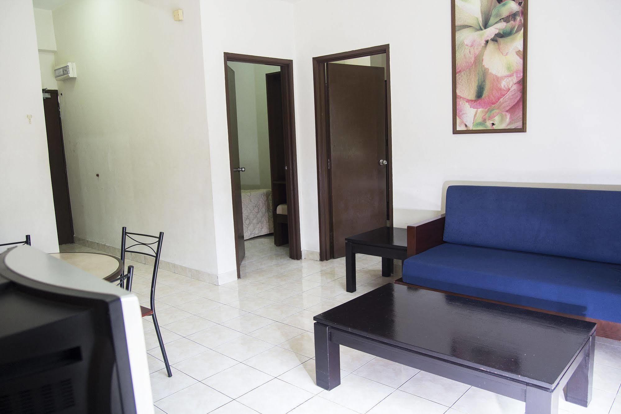 Suria Service Apartment-Hotel Bukit Merah Esterno foto