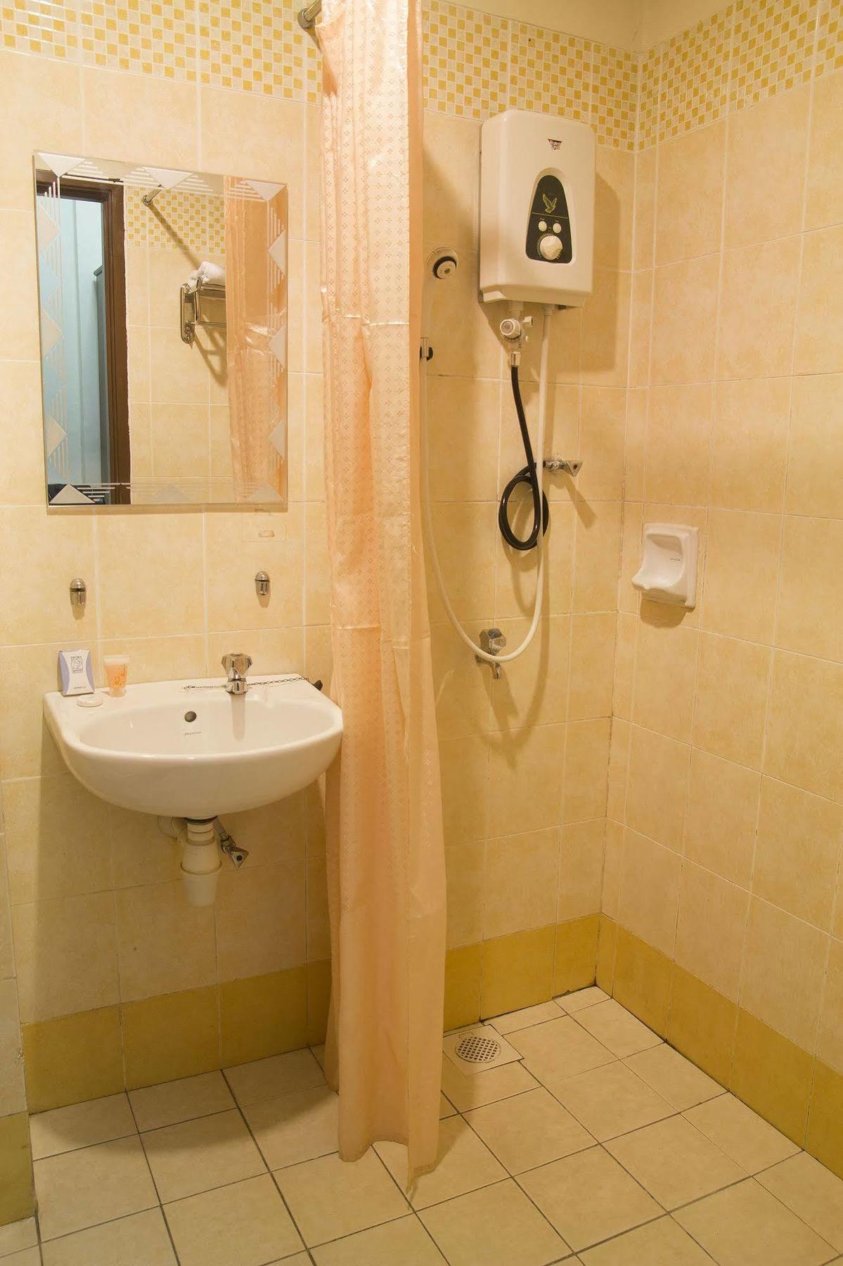 Suria Service Apartment-Hotel Bukit Merah Esterno foto