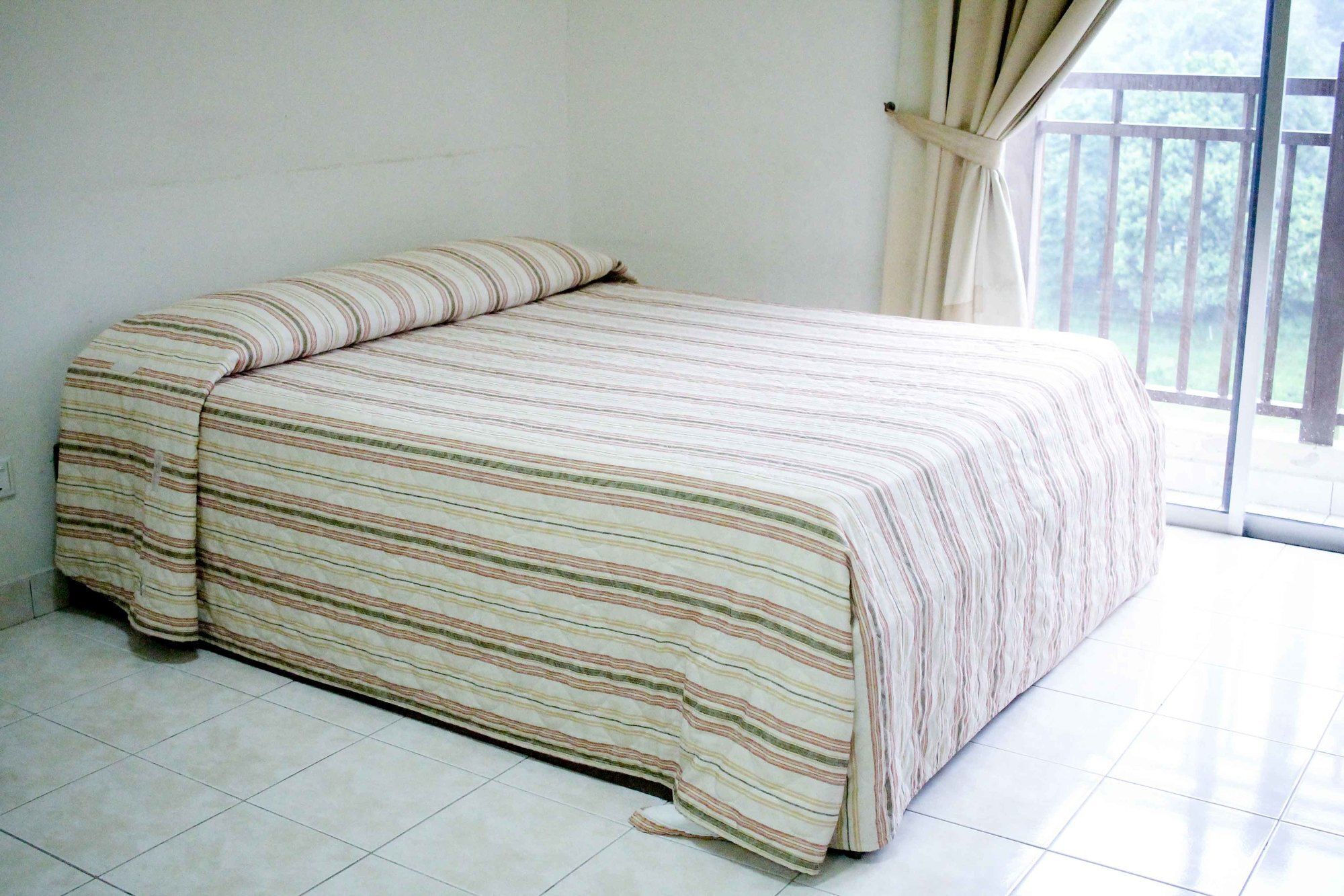Suria Service Apartment-Hotel Bukit Merah Esterno foto