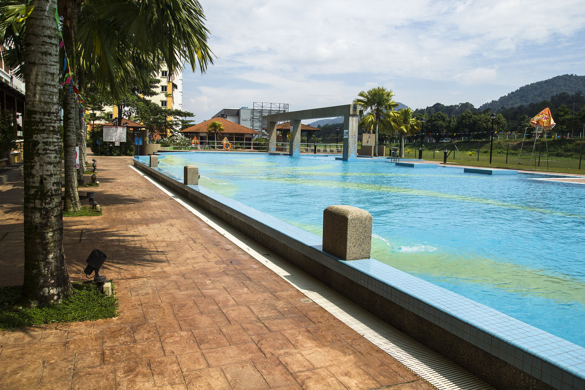 Suria Service Apartment-Hotel Bukit Merah Esterno foto