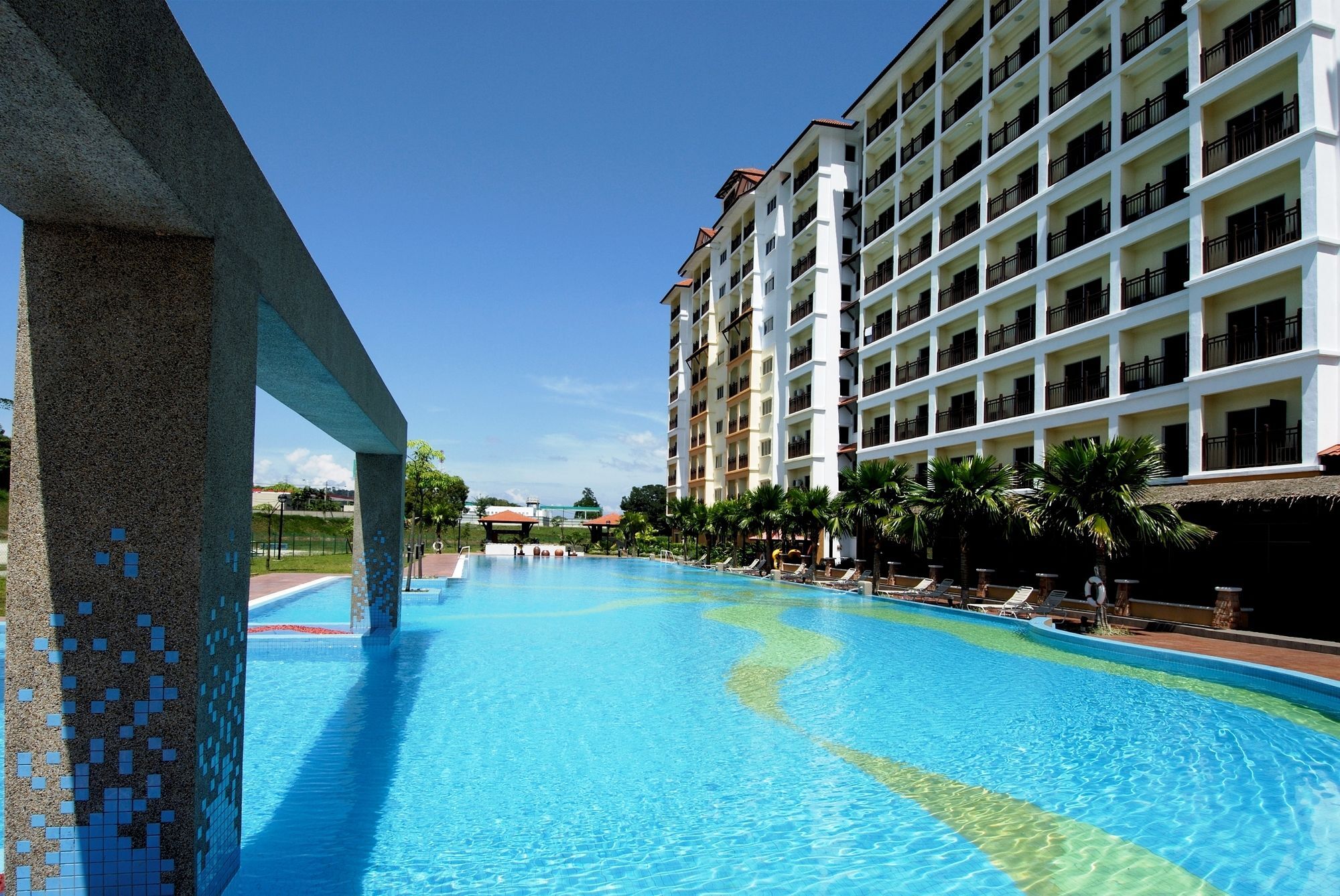 Suria Service Apartment-Hotel Bukit Merah Esterno foto