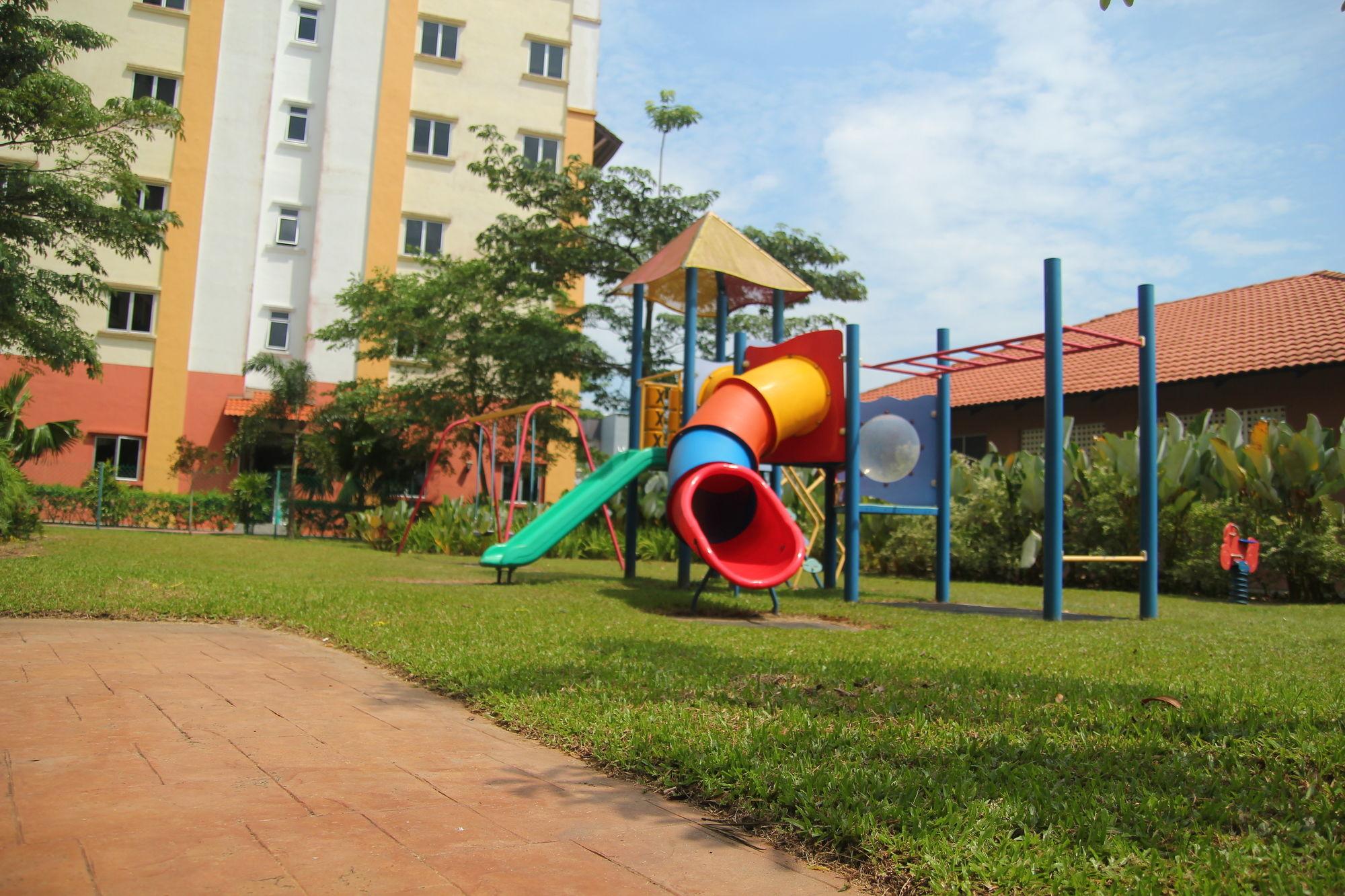 Suria Service Apartment-Hotel Bukit Merah Esterno foto